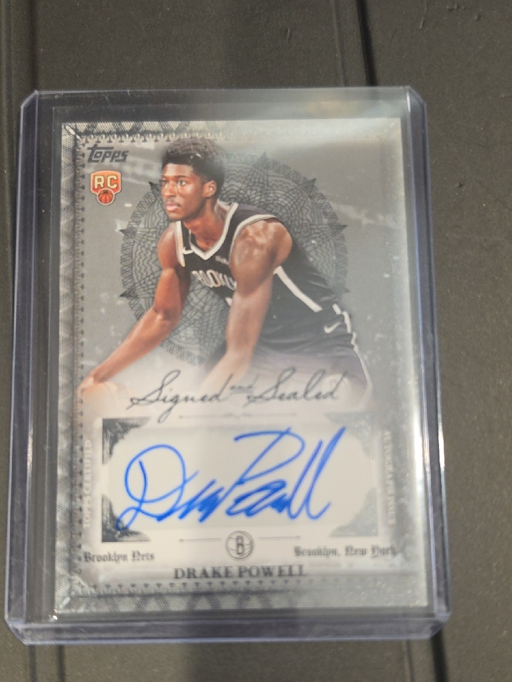 Topps 2025-26 Drake Powell Signed and Sealed #BSI-DP Rookie Auto Brooklyn Nets